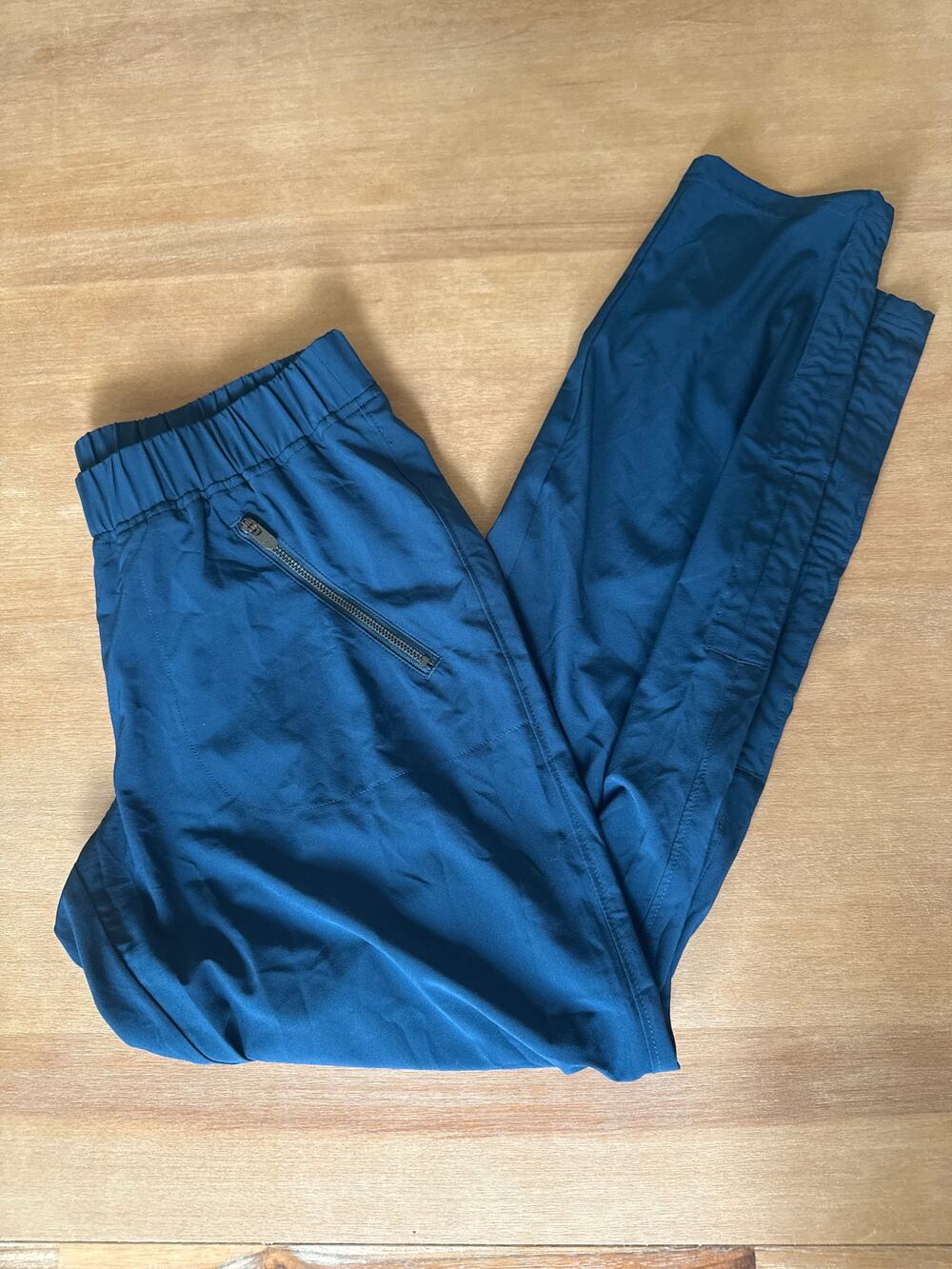 Athleta Metro Line 4 Performance Travel Zip Pocket Coastal Teal Jogger Size 4